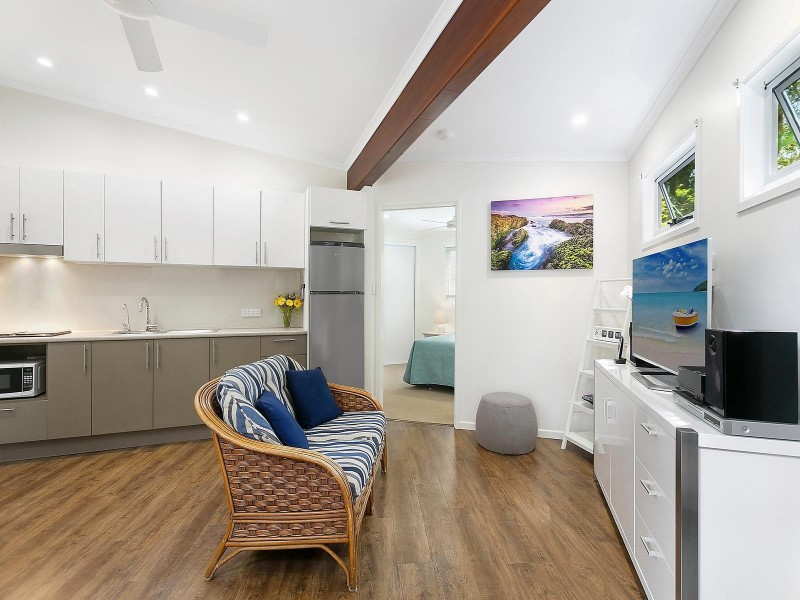 98 Avocado Street, Elanora QLD 4221