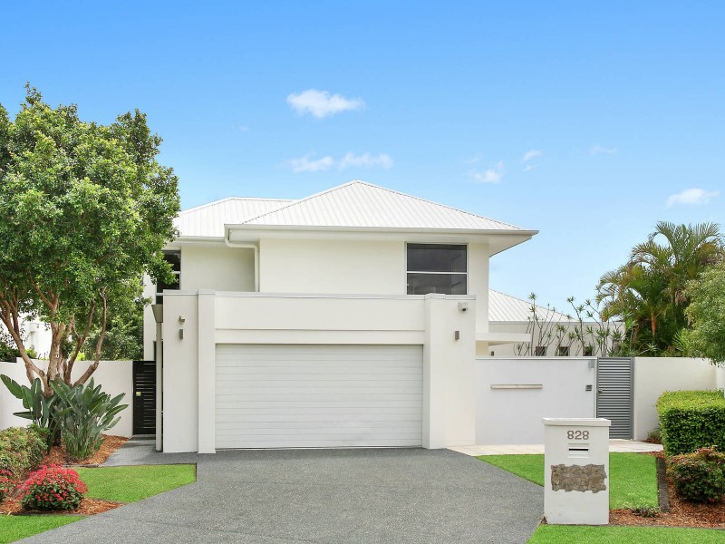 828 Legend Trail, Robina QLD 4226