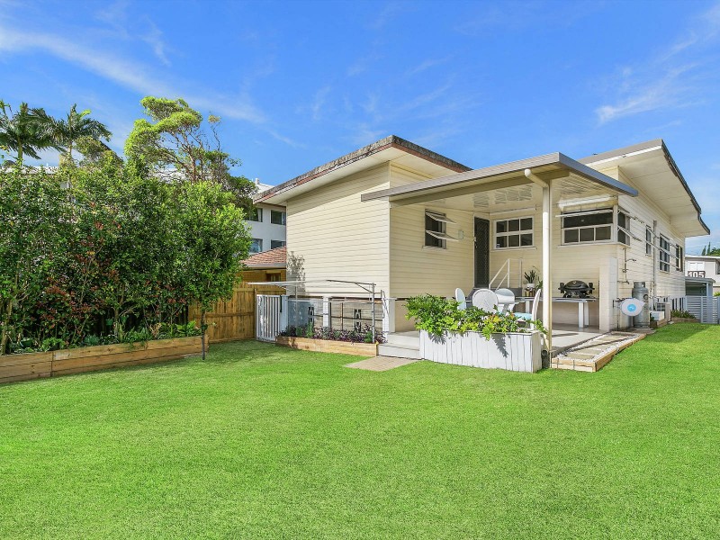 108 Dolphin Avenue, Mermaid Beach QLD 4218