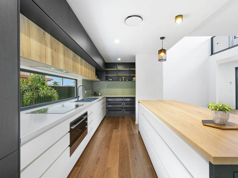 70 Acanthus Avenue, Burleigh Heads QLD 4220