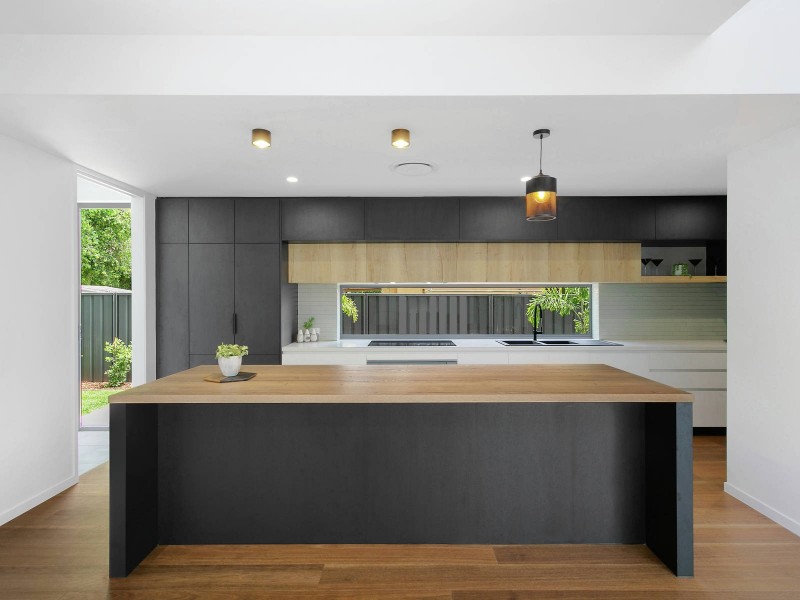 70 Acanthus Avenue, Burleigh Heads QLD 4220