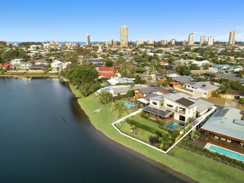 20 Spoonbill Court, Burleigh Waters QLD 4220