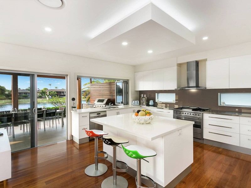 20 Spoonbill Court, Burleigh Waters QLD 4220