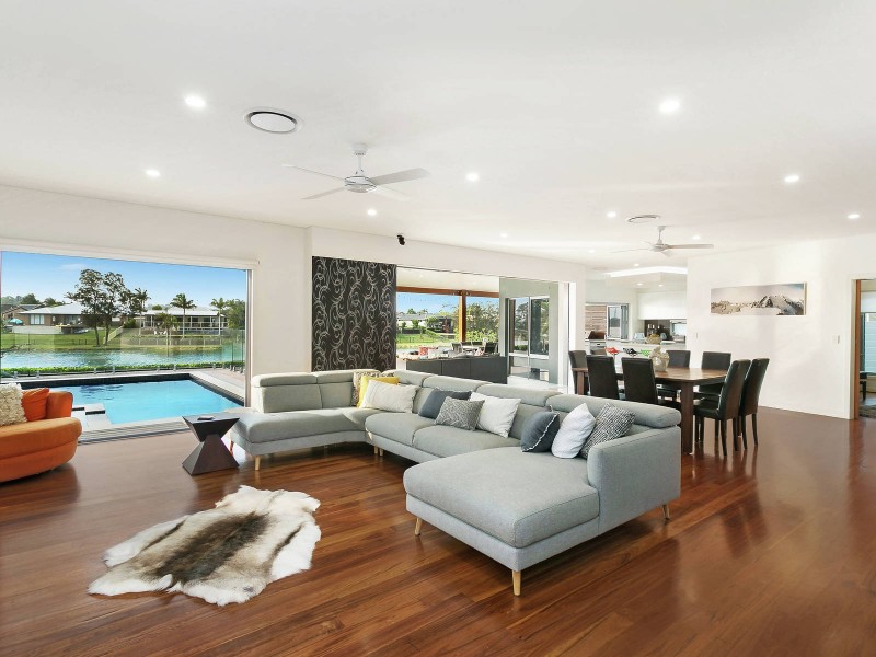 20 Spoonbill Court, Burleigh Waters QLD 4220