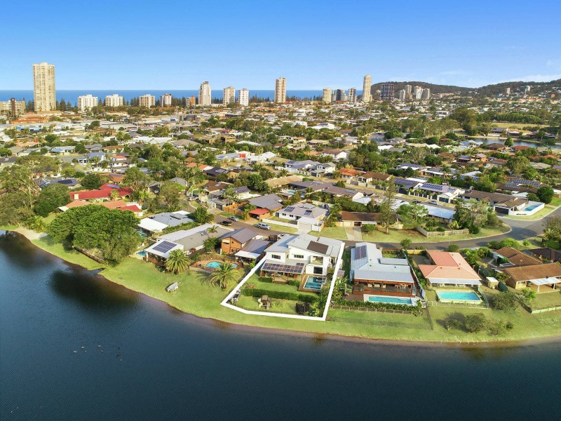 20 Spoonbill Court, Burleigh Waters QLD 4220