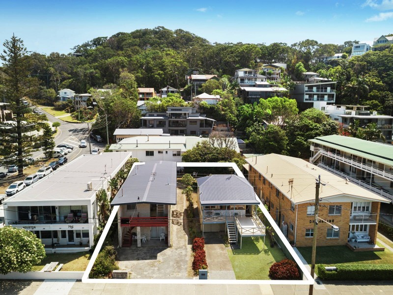 798 & 800 Pacific Parade, Currumbin QLD 4223