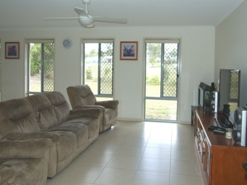 27 Dunmall Drive, Oakhurst QLD 4650