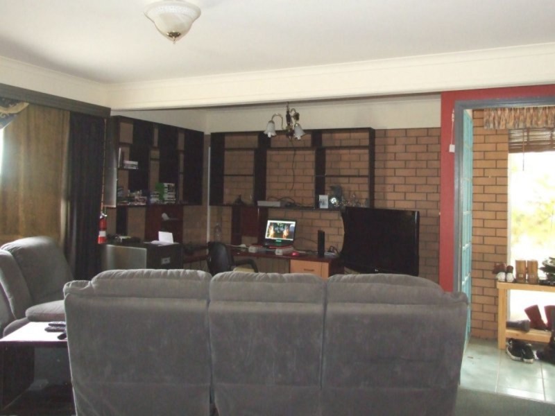 15 High Street, Tinana QLD 4650
