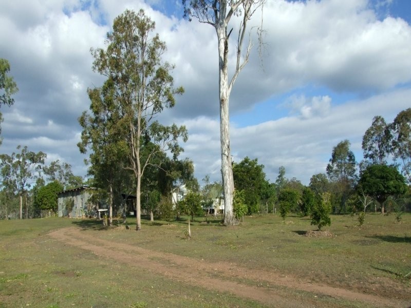933 River Road, Ferney QLD 4650