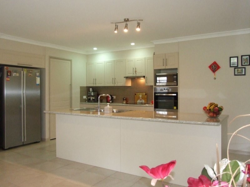 18 Niclintel Place, Oakhurst QLD 4650