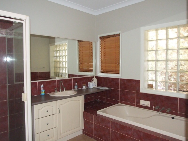 22 Mackay Drive, Tinana QLD 4650