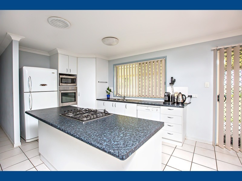 201 Philip Drive, Teddington QLD 4650