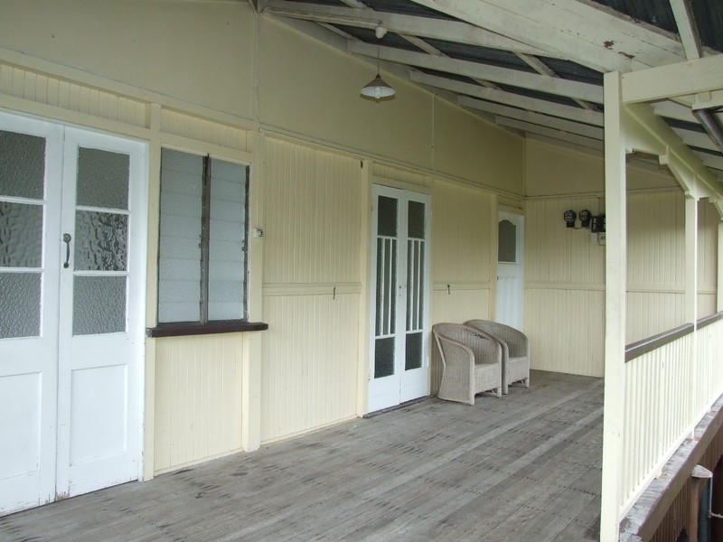 27 Regent Street, Granville QLD 4650