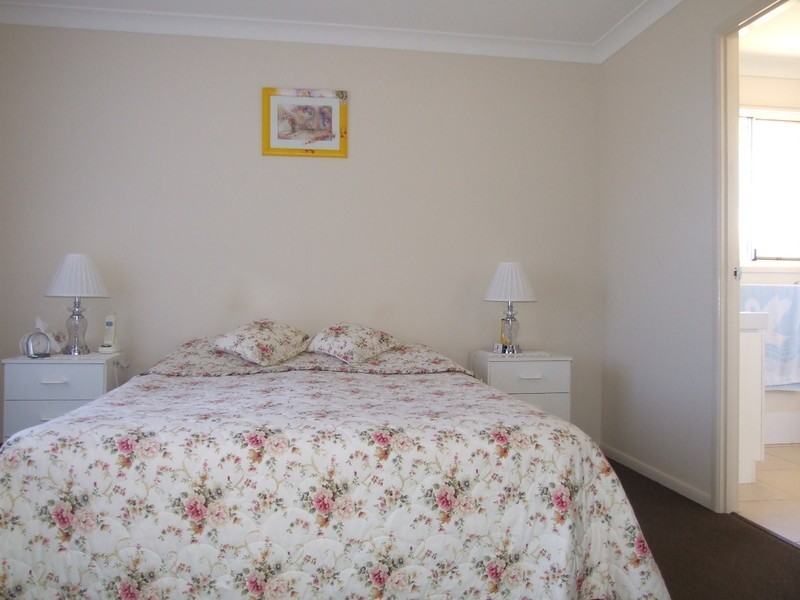 16 Lachlan Drive, Oakhurst QLD 4650