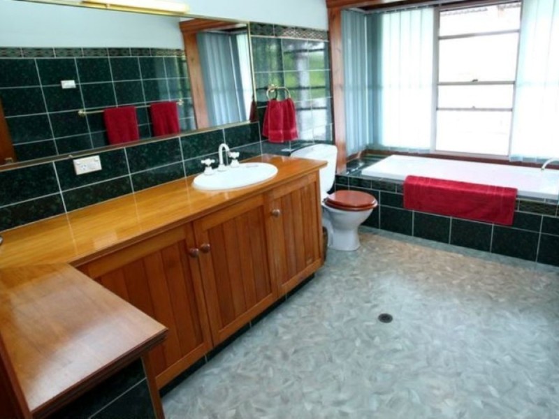 751 Teddington Road, Teddington QLD 4650