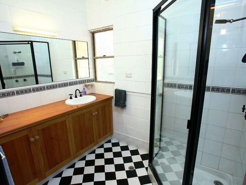 751 Teddington Road, Teddington QLD 4650