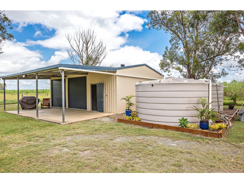 201 Philip Drive, Teddington QLD 4650