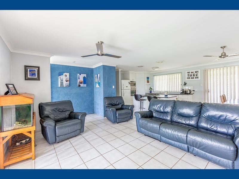 201 Philip Drive, Teddington QLD 4650