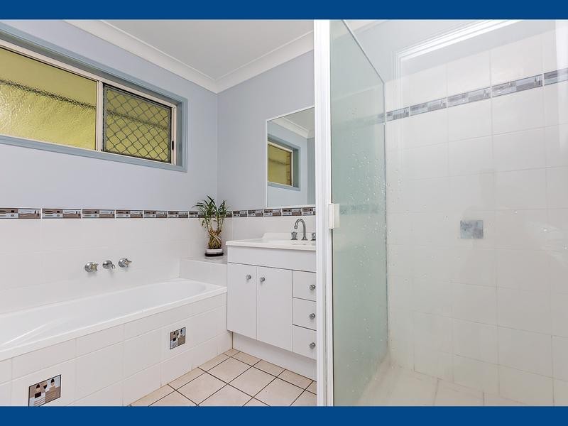 201 Philip Drive, Teddington QLD 4650