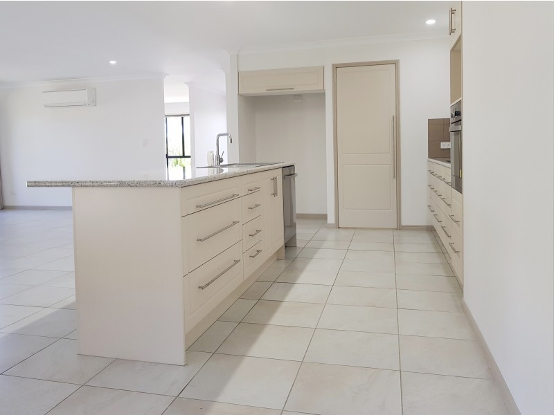 18 Niclintel Place, Oakhurst QLD 4650