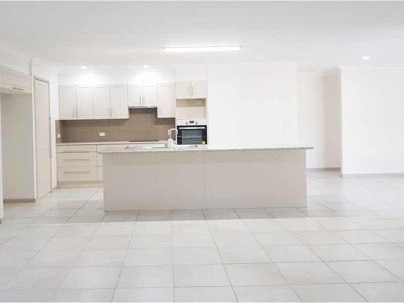 18 Niclintel Place, Oakhurst QLD 4650