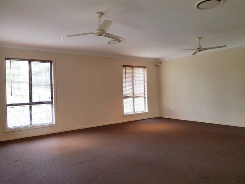 49 Alexander Drive, Oakhurst QLD 4650