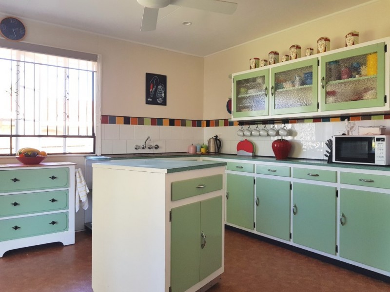 8 Miramont Street, Granville QLD 4650