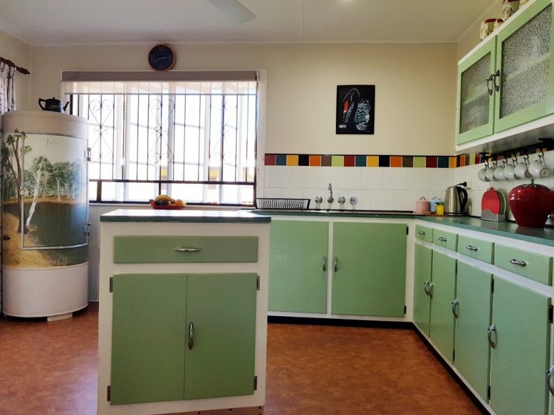 8 Miramont Street, Granville QLD 4650