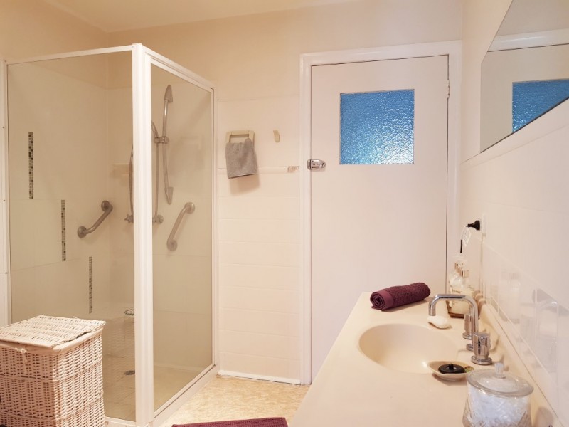 8 Miramont Street, Granville QLD 4650