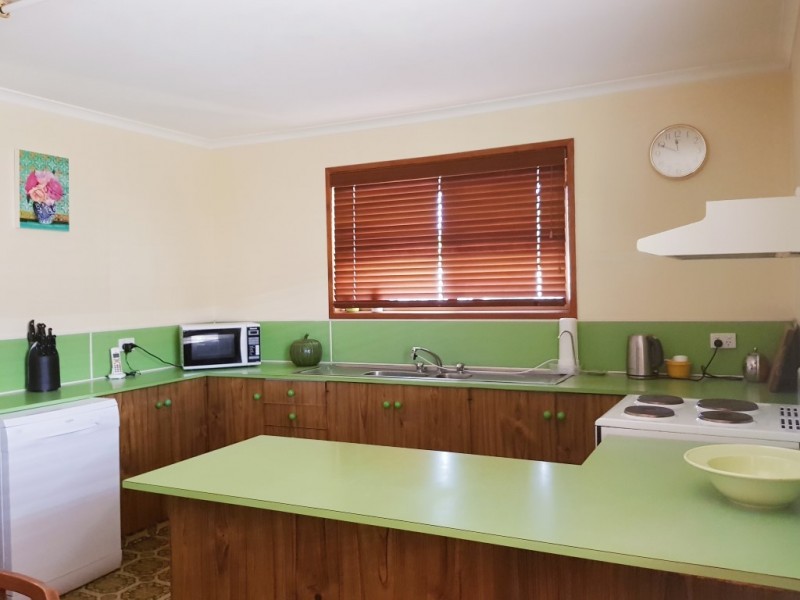 22 Granville Terrace, Granville QLD 4650