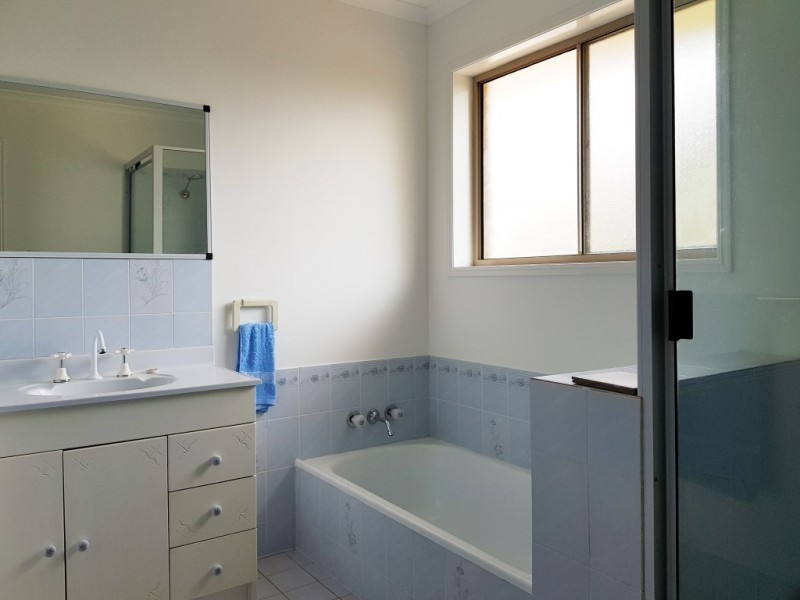123 Cambridge Street, Granville QLD 4650