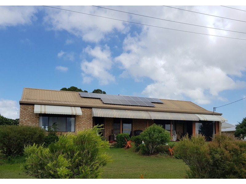 40 Esplanade, Maaroom QLD 4650