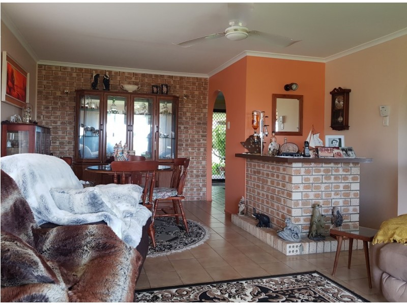 40 Esplanade, Maaroom QLD 4650