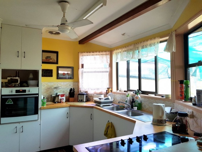 40 Esplanade, Maaroom QLD 4650