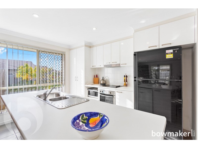 154 Nicklaus Parade, North Lakes QLD 4509