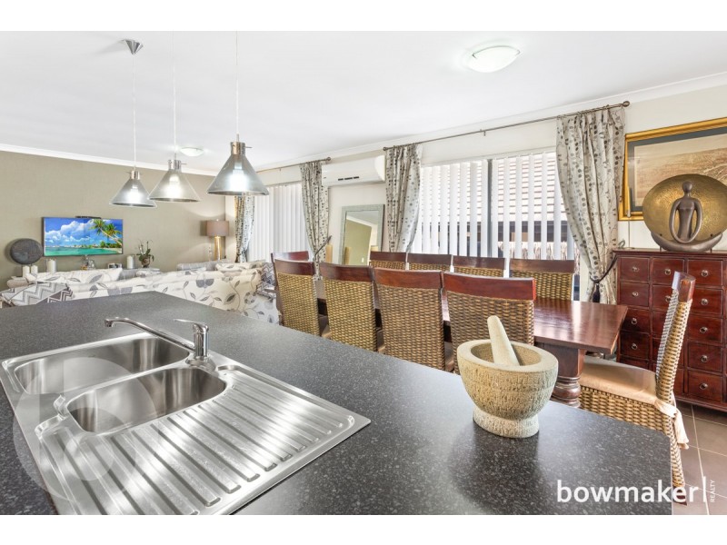 8 Dunes Crescent, North Lakes QLD 4509