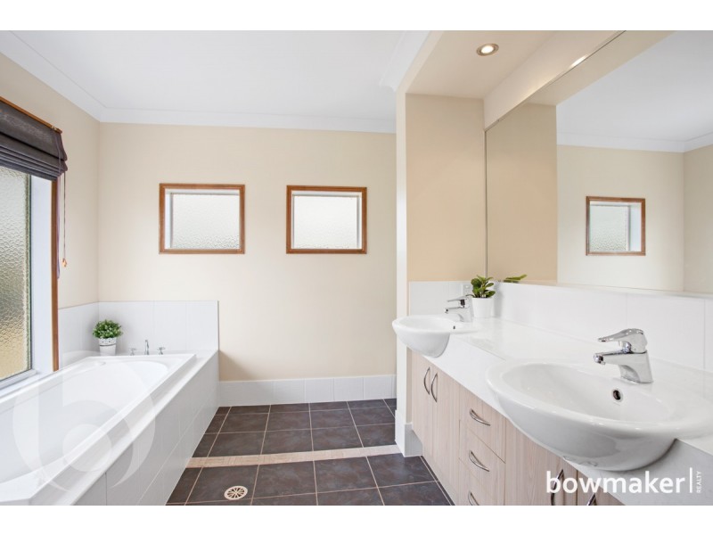24 Kennedia Court, North Lakes QLD 4509