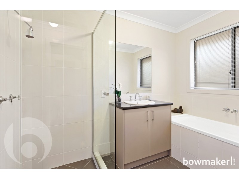 12 Williams Crescent, North Lakes QLD 4509