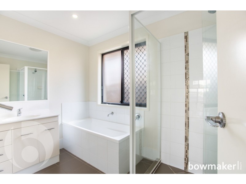 152 Nicklaus Parade, North Lakes QLD 4509