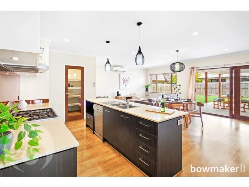 12 Ravensbourne Crescent, North Lakes QLD 4509