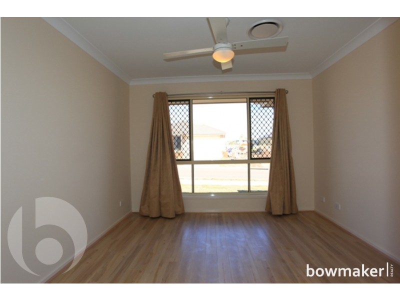 17 Cowen Terrace, North Lakes QLD 4509
