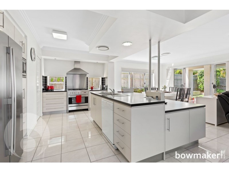 8 Montgomerie Parade, North Lakes QLD 4509