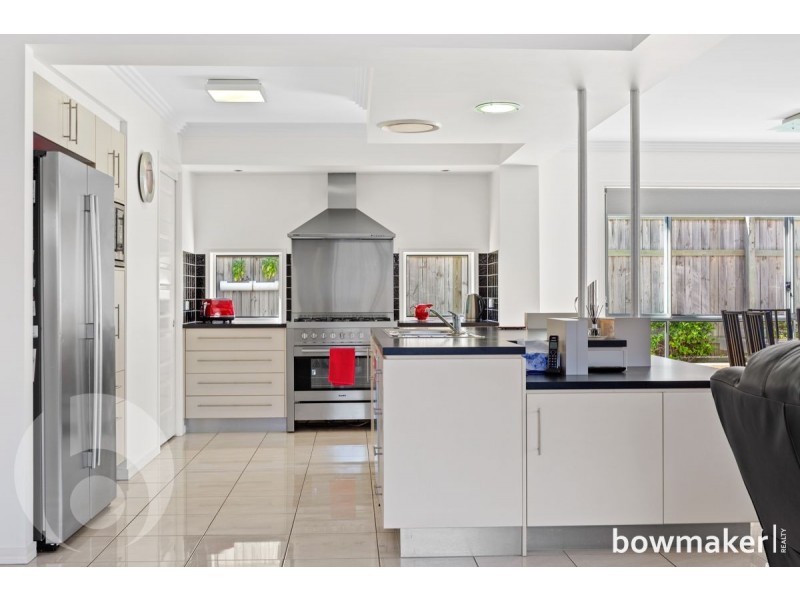 8 Montgomerie Parade, North Lakes QLD 4509