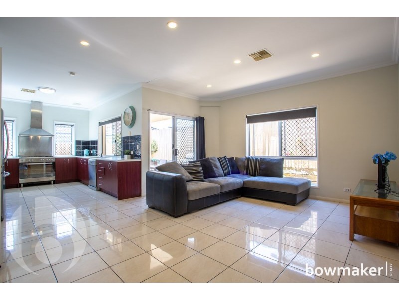8 Marsh Parade, North Lakes QLD 4509