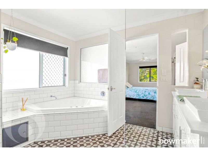 8 Marsh Parade, North Lakes QLD 4509