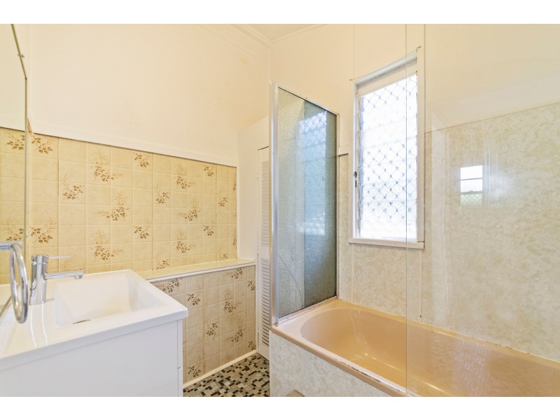 28 Queen Street, Scarborough QLD 4020