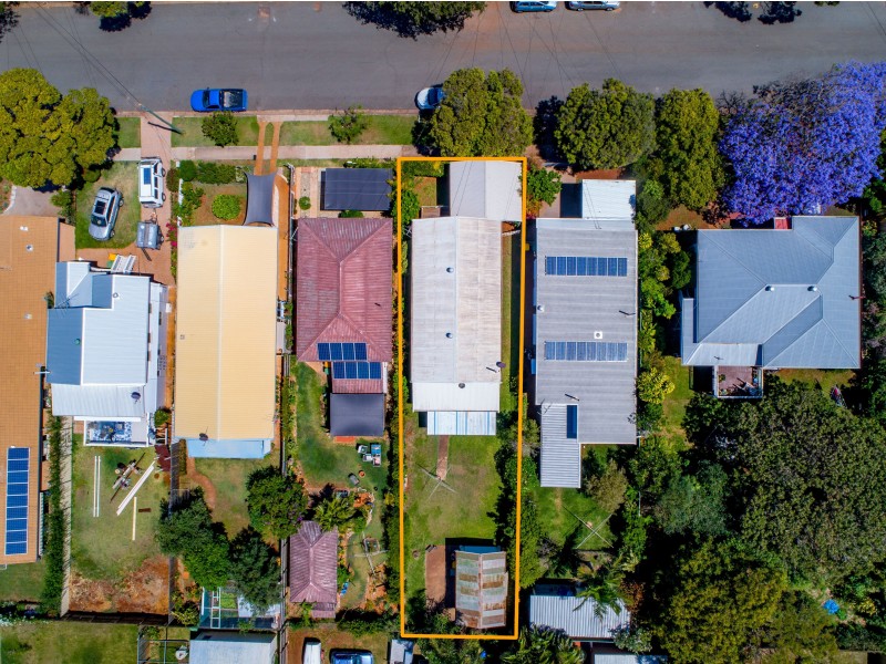 28 Queen Street, Scarborough QLD 4020