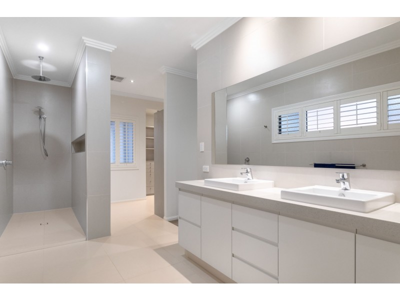 46 Nicklaus Parade, North Lakes QLD 4509