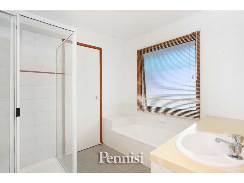 13 Strathconnon Square, Tullamarine VIC 3043