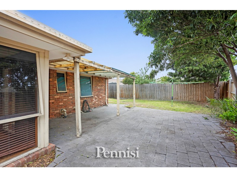 13 Strathconnon Square, Tullamarine VIC 3043